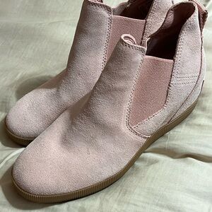 Sorel Light Pink Suede Ankle Boots